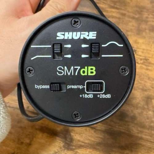 Shure SM7DB 麥克風內置放大器，係呢個星球上最好嘅中頻麥克風！