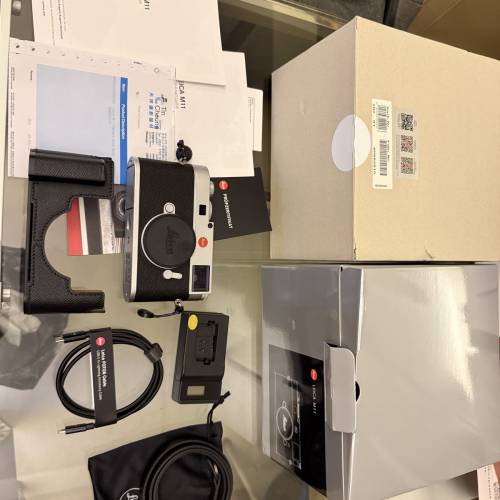 Leica M11 銀色純銅機身 全新一樣 24年底行貨 有盒有單有保養