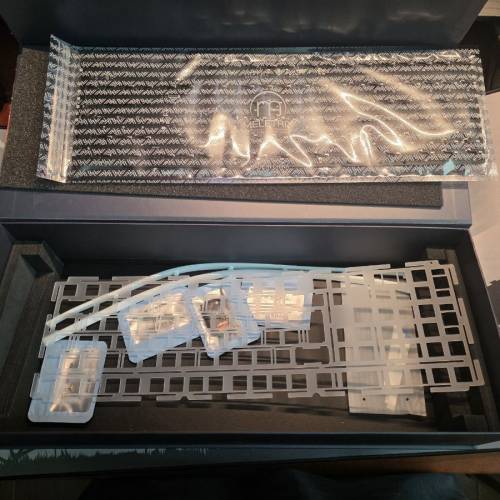 Meletrix Zoom98 SE Anodized Black with PVD Mirror Prism Weight
