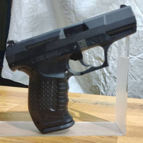 WE P99 Gbb + 展示架