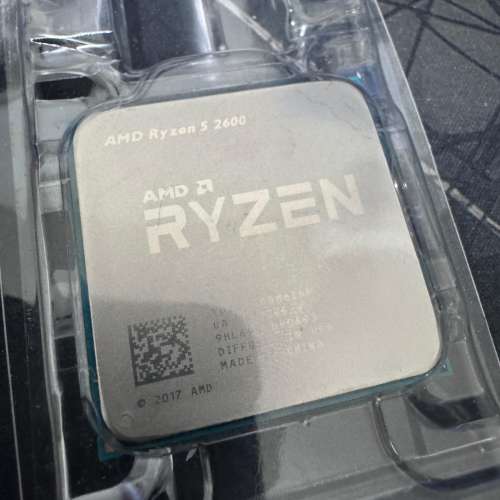 AMD Ryzen7 5700X     Ryzen5 2600
