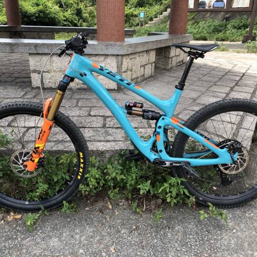 Yeti 27.5&rdquo;全碳纖維山地單車