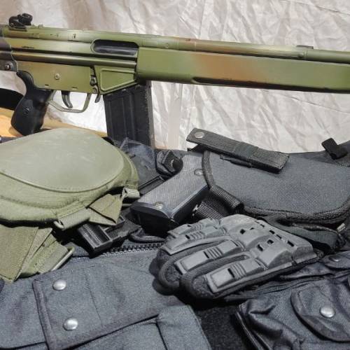 MARUI. Hk G3A4  AEG
+ 戰術背心