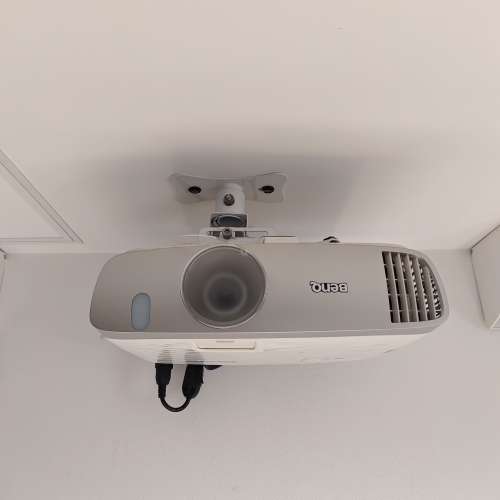 BenQ w2000投影機