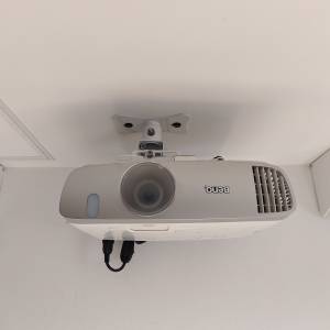 BenQ w2000投影機