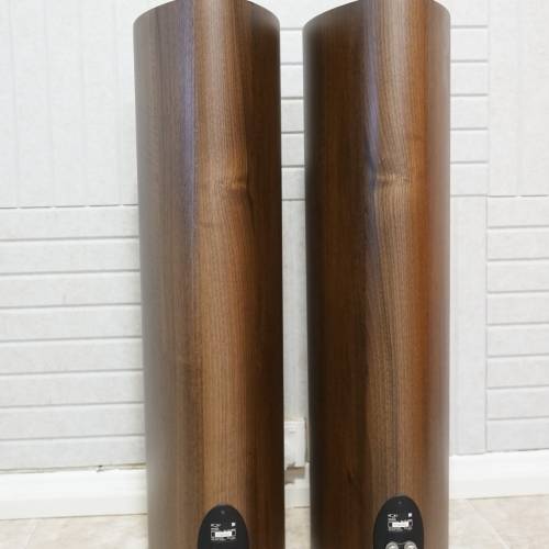 KEF iQ7