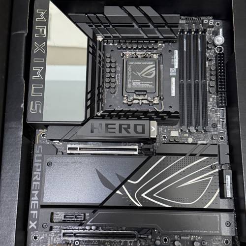 ASUS ROG MAXIMUS Z890 HERO (DDR5)