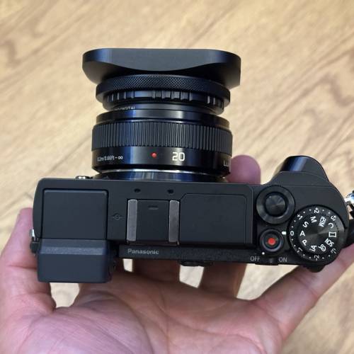 Panasonic Lumix GX9 + 20mm f1.7 II