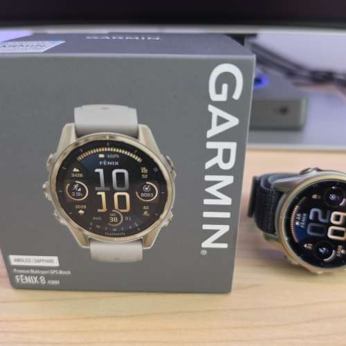 Garmin Fenix 8 &ndash; 43 mm, AMOLED 奶油金