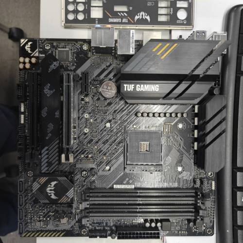 ASUS TUF GAMING B550M-PLUS 主機板