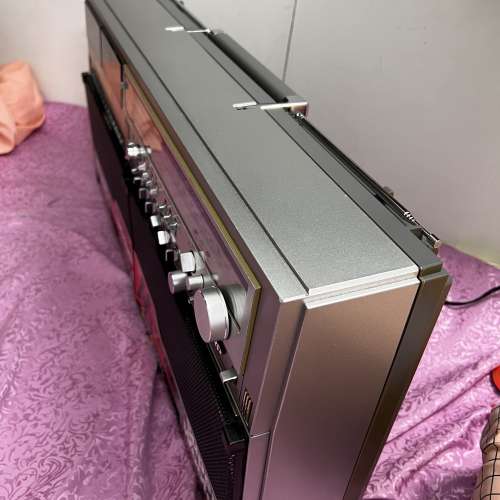 Sharp GF-777Z大型6喇叭.4波段.雙卡式錄音機（有短片睇）