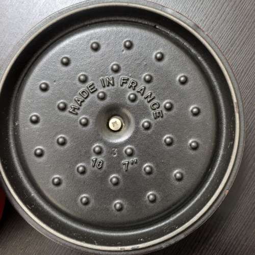 Staub 鑄鐵鍋 紅色 18cm $320