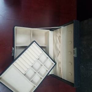 黑色皮革收納箱