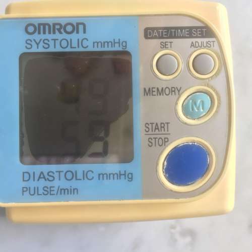 $50 名牌 血壓計 歐姆龍 Omron HEM-642 (LCD老光, 但還可以看到字, 其他功能正常) ...