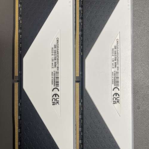 Corsair Vengeance RGB RT DDR4 3600 32GB Kit （2x16GB） 白色 Heatsink