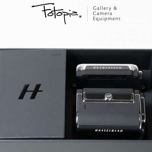 || Hasselblad 907x CFV 100c with extra control grip & optical viewfinder ||