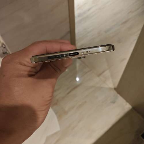 iPhone air金色 99.9新（國行）256gb