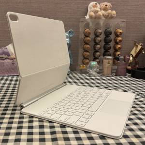 Apple iPad Air Magic Keyboard 11吋 白色 行貨 95%新 非常新淨和少用 蘋果專門店...