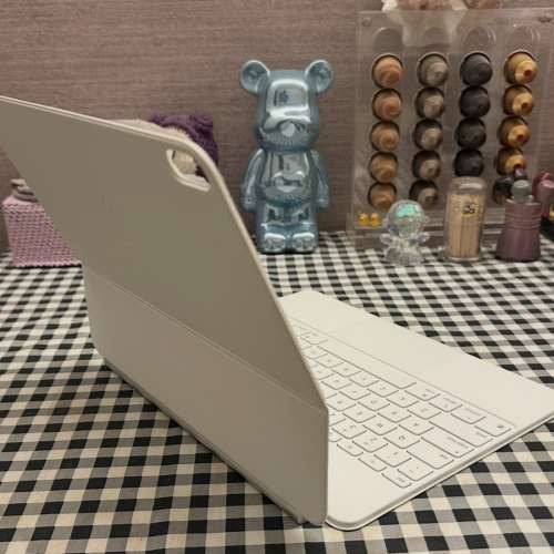 Apple iPad Air Magic Keyboard 11吋 白色 行貨 95%新 非常新淨和少用 蘋果專門店...