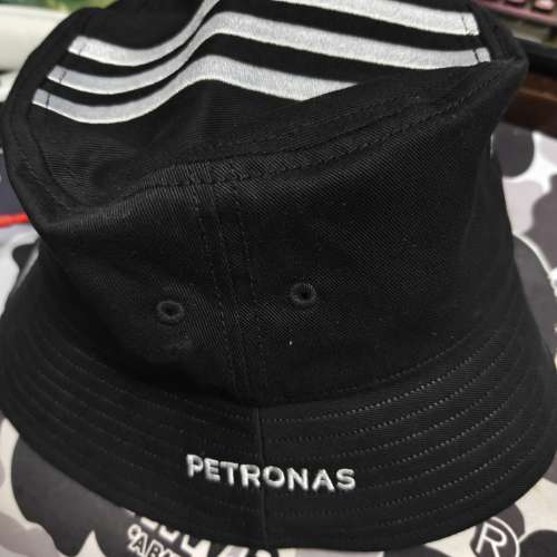 Y-3 MERCEDES-AMG PETRONAS FORMULA 1 TEAM BUCKET Hat，可議，大刀勿擾