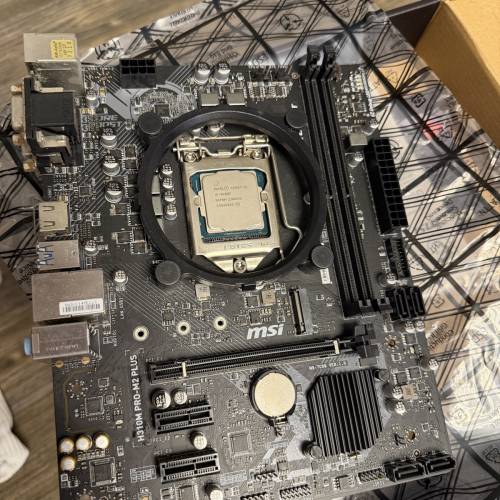Intel i5-9400F + MSI H310M Pro-M2 Plus + Patriot Viper DDR4 8GB 2400MHz 一條