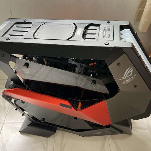 二手電腦機箱如圖一個（不連任何電腦底板及CPU，火牛）