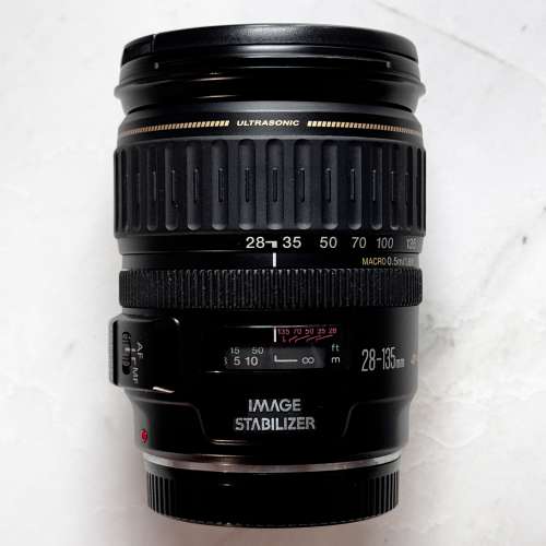 Canon EF 28-135mm f3.5-5.6 IS