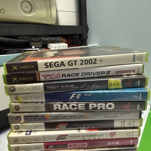xbox360主機，連兩個手掣