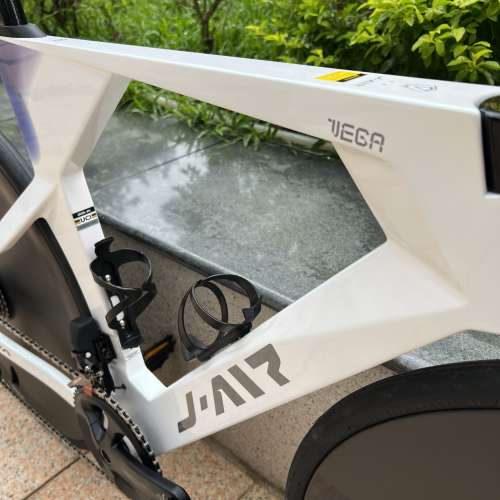白色 M碼 2026 JAVA VEGA TT  電變24速 桶軸油剎 碳纖維公路車 送水架前後蛙燈