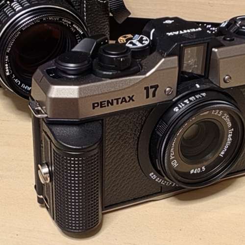 Pentax 17 半自動 菲林相機