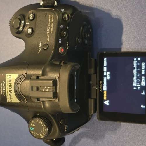 Sony Alpha A57 DSLR + 18-70, 55-200