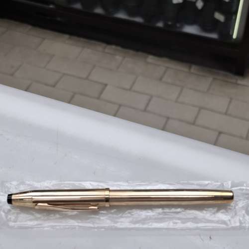 Cross Classic Century 系列的玫瑰金包金原子筆