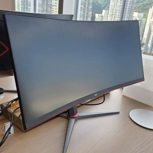 34吋AOC曲面顯示器