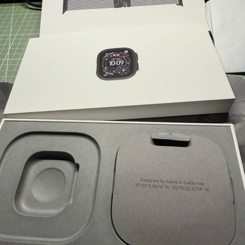 Apple Watch Ultra 3 黑色 連 黑色鈦金屬米蘭網織手環