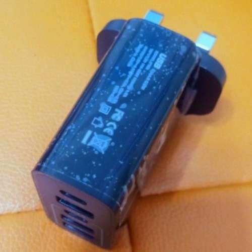 全新 英規三腳 手機快充火牛 65W 不帶充電線  3 USB插口/2 Type-C插口 （現貨 CE認...