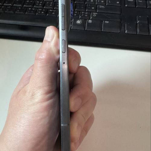 5.99mm超薄幾乎全新Motorola x70 Air 12+512 灰色