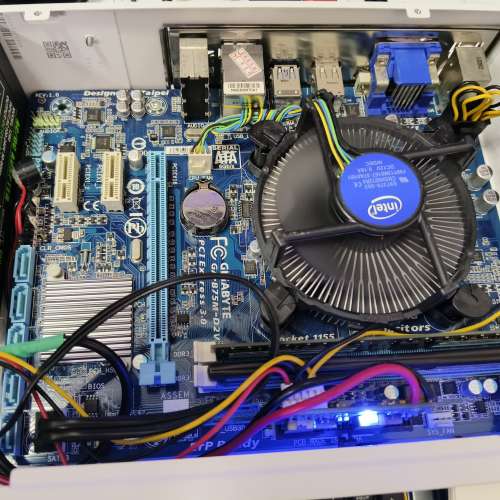 插电即用迷你机箱电腦, i3 2120, B75m主板，8G (4+4) ddr3, 120G ssd尺寸270x190x6...