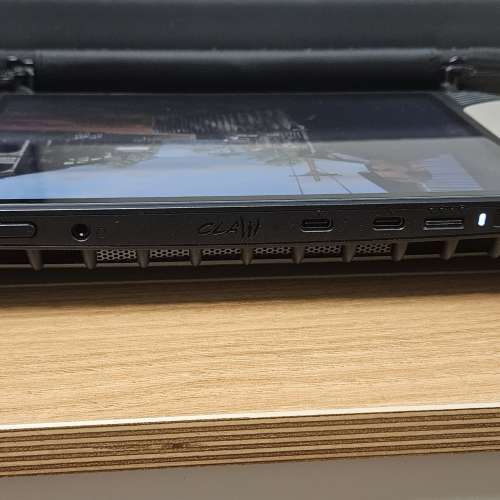 MSI CLAW 8 AI+ 1TB ssd 32Gb ram掌機