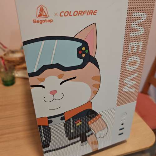 七彩虹matx meow機箱，連argb燈板
