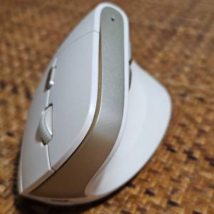 Wireless Rechargeable Vertical Mouse 垂直式無線充電滑鼠
