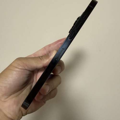 iPhone 14pro max256gb 港行雙卡極新，電池健康度79，所有原裝，所有功能正常！