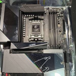 技嘉X870 E Aorus雙通道