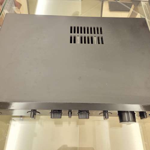 英國 Audiolab 8000A 合併擴音機（已經用清潔劑抹乾淨）