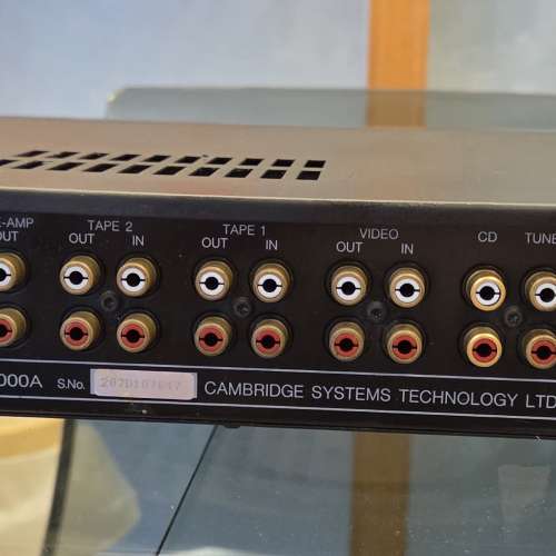 英國 Audiolab 8000A 合併擴音機（已經用清潔劑抹乾淨）