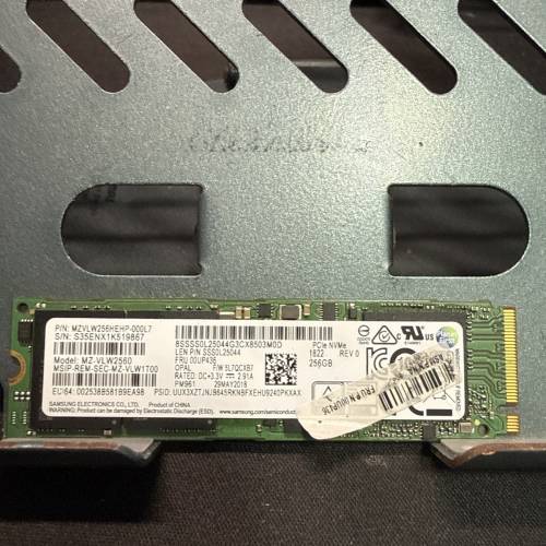 m.2 nvme 256gb已經裝咗win11