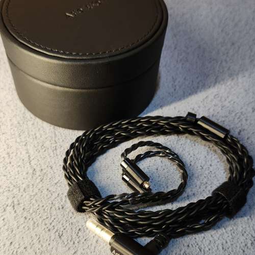 全新Astell & Kern OFC 3.5mm cable and box