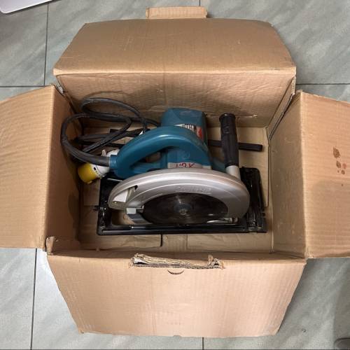 牧田牌N5900B9寸2分235 mm風車鋸110 V