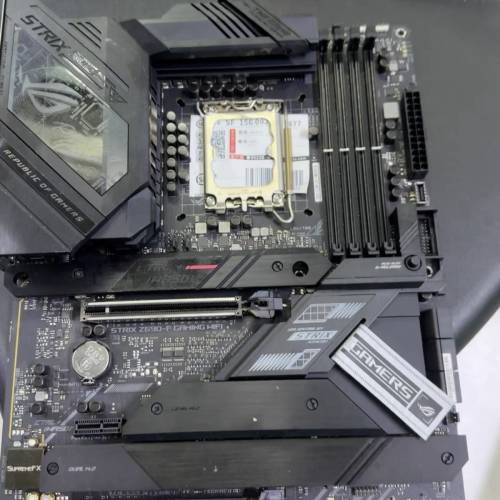 有盒ROG Z690F gaming WiFi D5底板可send購買記錄