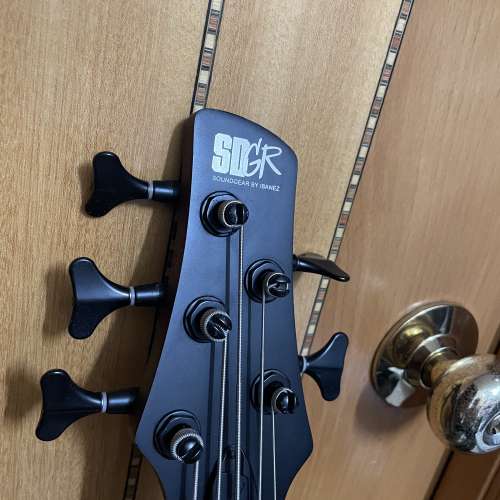Ibanez Soundgear SR605 5-String Bass (Includes Taylor Strap) |(Missing 1 Knob)