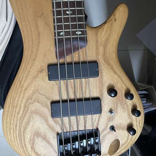 Ibanez Soundgear SR605 5-String Bass (Includes Taylor Strap) |(Missing 1 Knob)